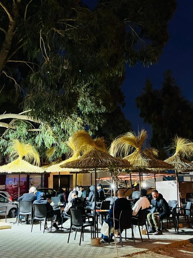Attention Payement A La Reservation En Euros Oran Bagian luar foto