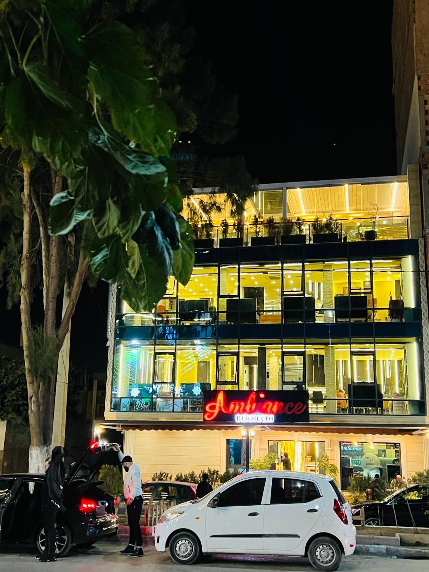 Attention Payement A La Reservation En Euros Oran Bagian luar foto
